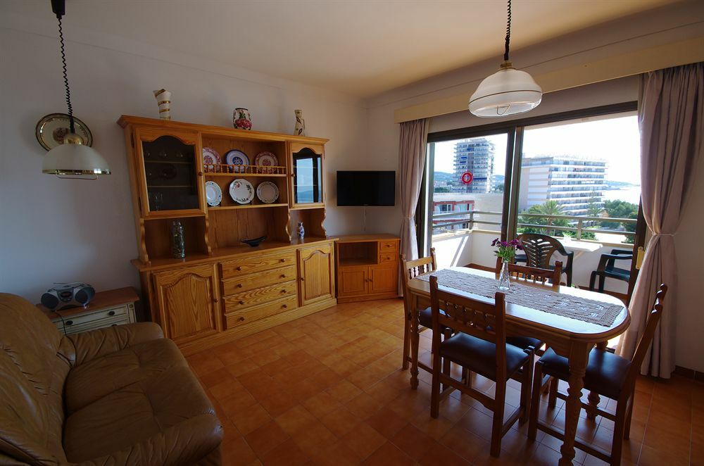 Marina Palmanova Apartamentos Luaran gambar